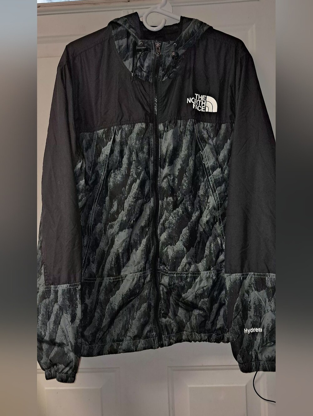 The North Face "Hydrealine" Mens XL Full Zip Hooded WindBreaker Jacket.